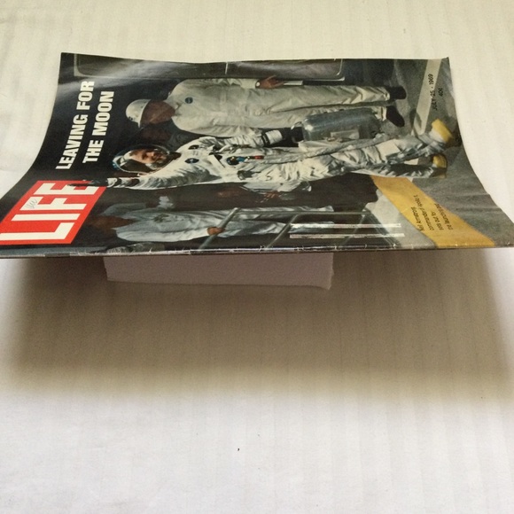 Life Magazine Leaving For The Moon July 25 1969 - Picture 4 of 6